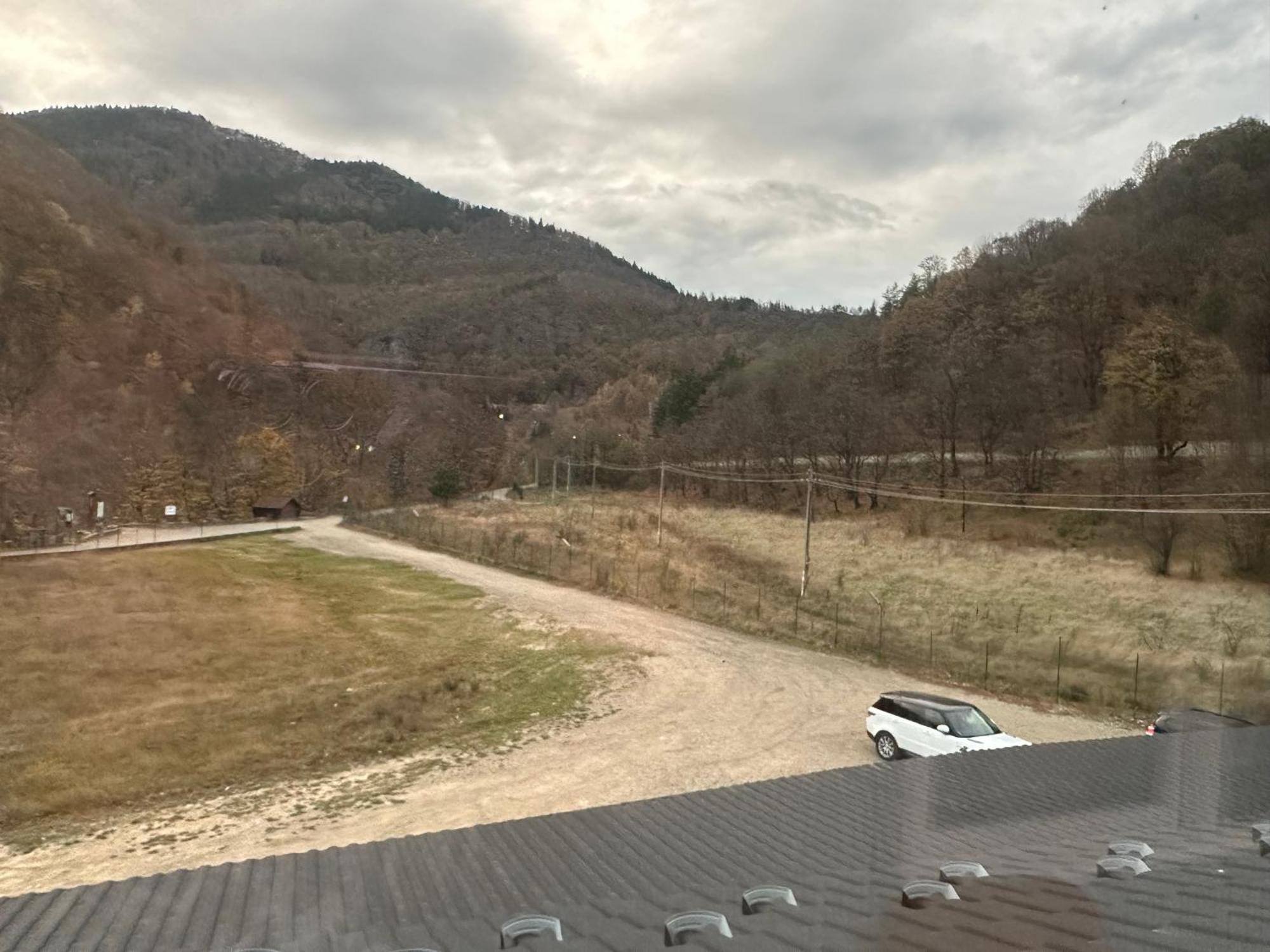 Pensiunea Cascada Putnei Lepşa Екстериор снимка